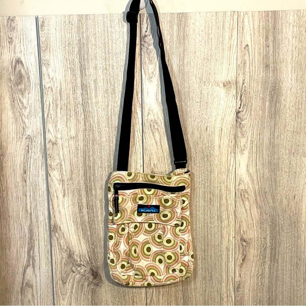 KAVU KeepOnKeepin' Tan, Pink & Green Geometric Circle Patterned Crossbody Bag S
